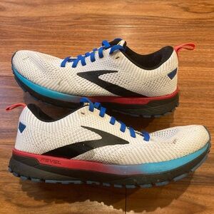 Brooks Womens Revel 5 1203611B103 Gray Running Shoes Sneakers Size 8B.